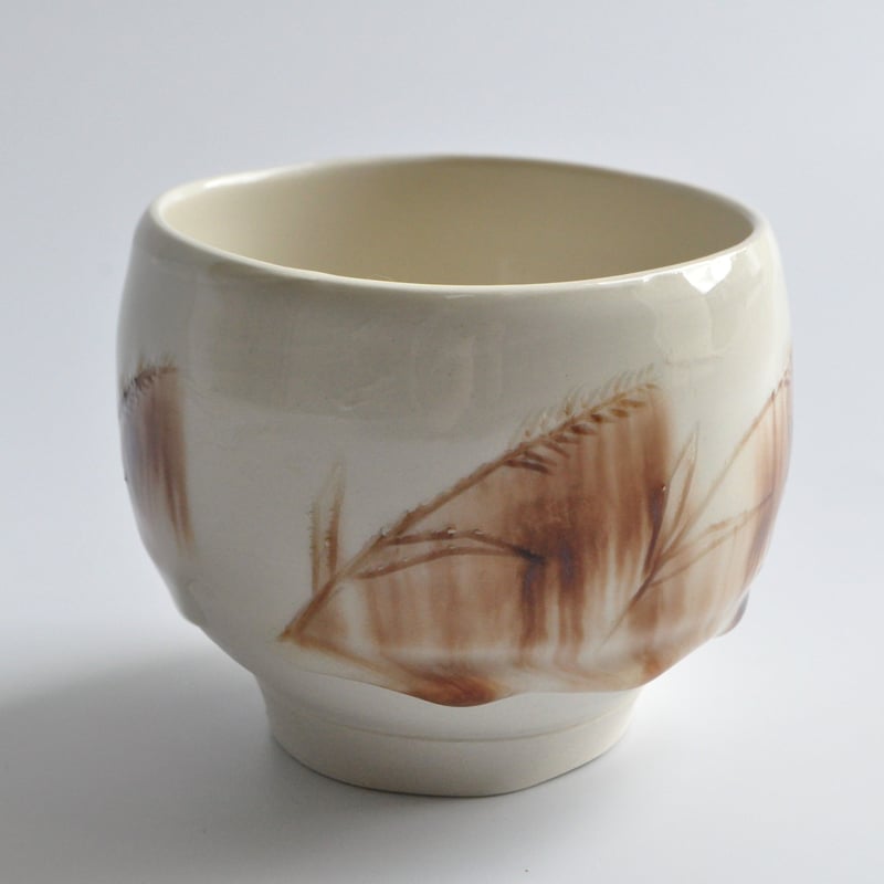 内田鋼一 硝子釉線刻文カップ 内田鋼一氏作 白釉