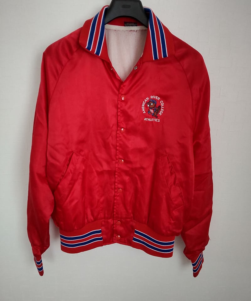 アリストジャック　ナイロンスタジャン　レッドデビルズ ジャケット L 70's Vintage》Hilton×ARISTO JAC Nylon Jacket |
