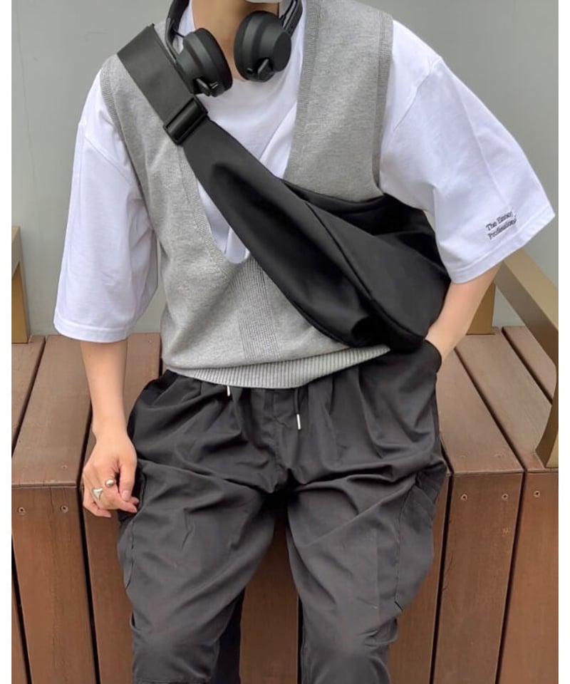 deep vneck knit vest | somom & co