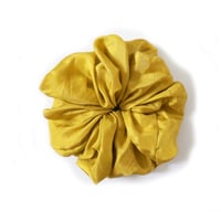 beej _Silk flower Scrunchie_Yellow
