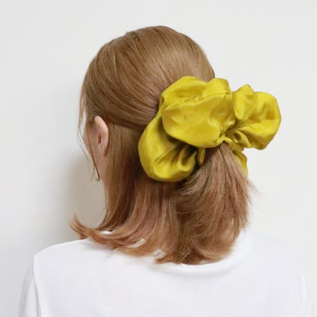 beej _Silk flower Scrunchie_Yellow