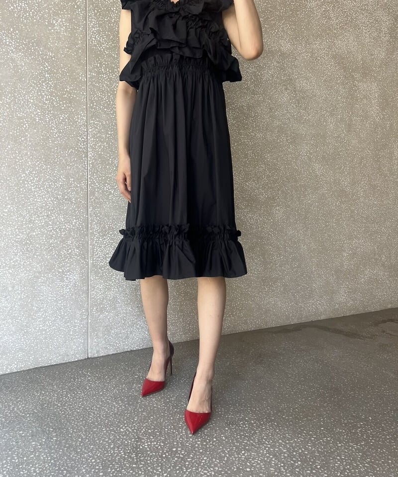 ANDWANG ボリュームフリルミニワンピース　ブラック ANDWANG ボリュームフリルミニワンピース ブラック ANDWANG