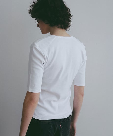 ETRE TOKYO ボールドショルダーUネックTee