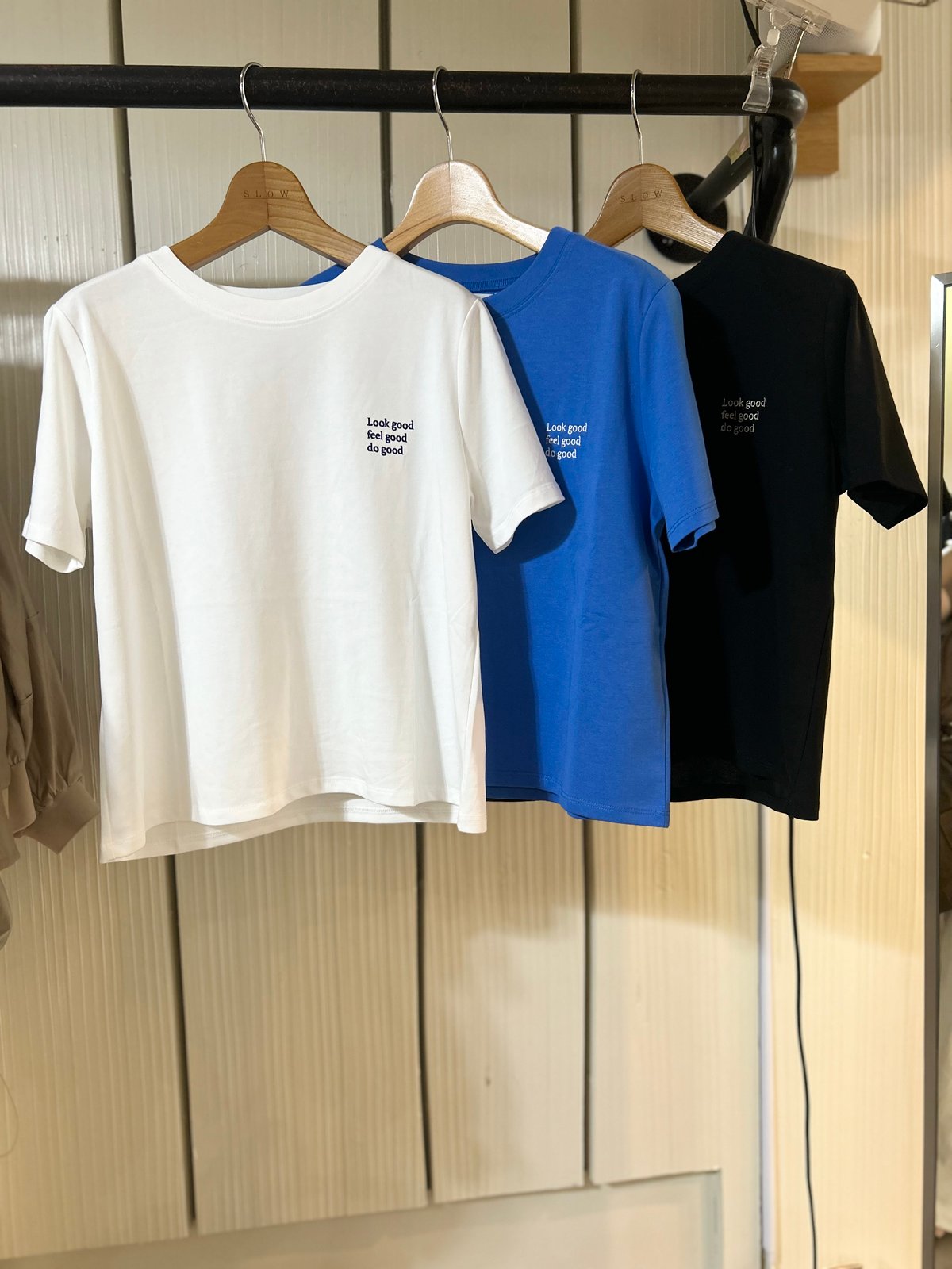 【関税込み】セミシースルールック ロゴ刺繍Tシャツ 胸ロゴ刺繍Tシャツ | SLOW