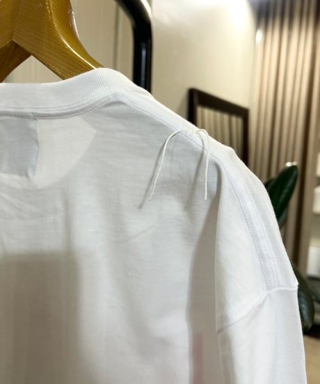 ANTHOM フロントプリントTシャツ
