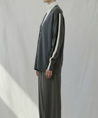 【受注】ANTHOM26AW ショルダー配色ラインカーディガン