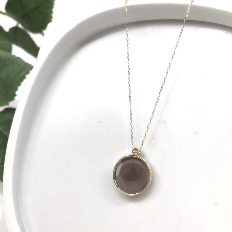 K18 ガーベラのペンダントネックレス（イタリアのシェルカメオ）覆輪