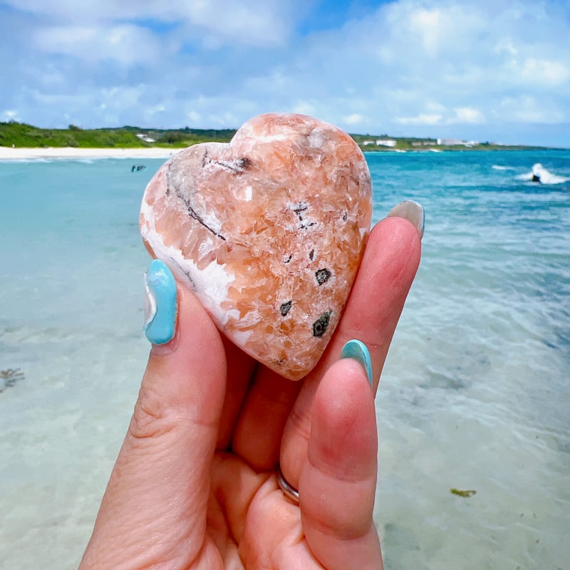 やよい様　高品質　ピンクスコレサイト　ハート　握り石　ムーンストーン好きにも やよい様 高品質 ピンクスコレサイト ハート 握り石 ムーンストーン