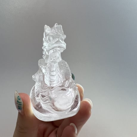 クリスタル　ドラゴン