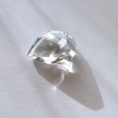 レインボー水晶　ブラジル産フリーフォーム