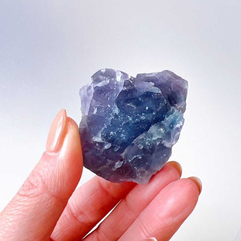 モロッコ産　パープルウィンドウ　ライトブルーフローライト モロッコ産パープルウィンドウライトブルーフローライト