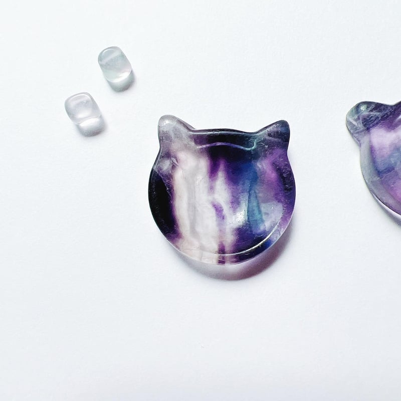 フローライト❀猫ちゃんパーツ フローライト❀猫ちゃんパーツ マルチカラーフローライト 猫（ねこ