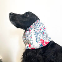 中型犬用スヌード|トリコロールカラーのお花畑柄