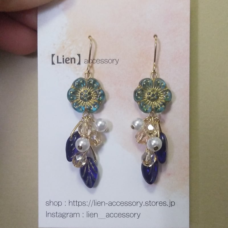 イエロー薔薇♡シャラシャラ お花×チェコリーフ ハンドメイドピアス イヤリング チェコハートジャラジャラ ピアス・イヤリング | KOLORS