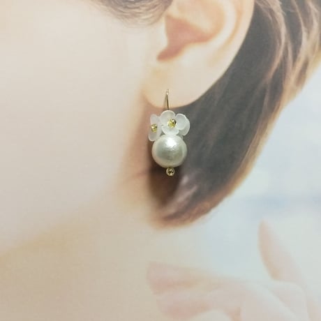 コットンパールのお花ピアス/イヤリング