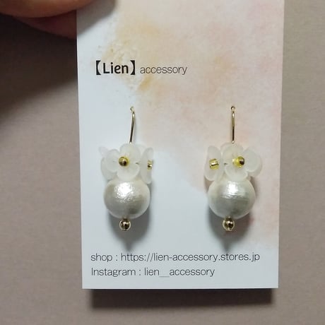 コットンパールのお花ピアス/イヤリング