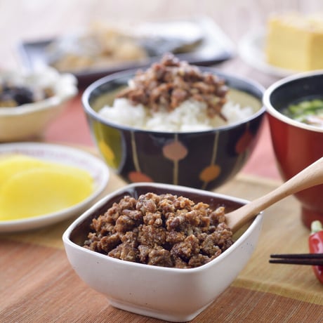しみだれ豚そぼろ140g（瓶入り）