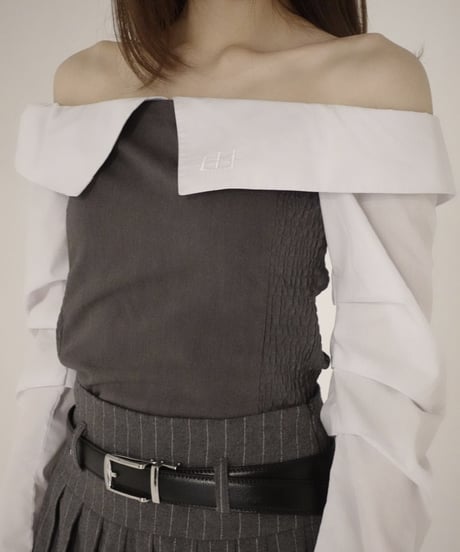 offshoulder curve shirt