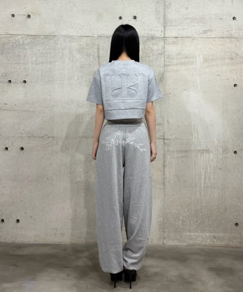 embossed cropped tee | KISS THE CLUB