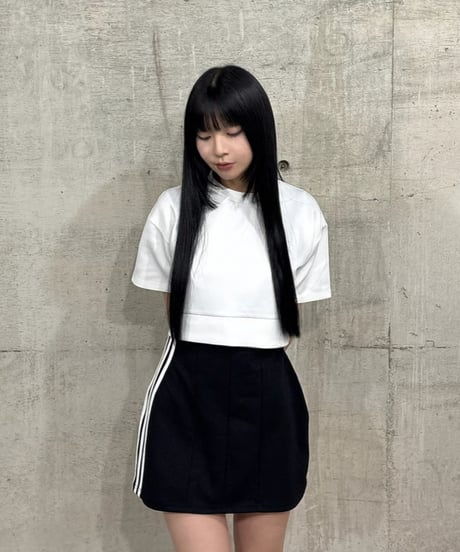 embossed cropped tee
