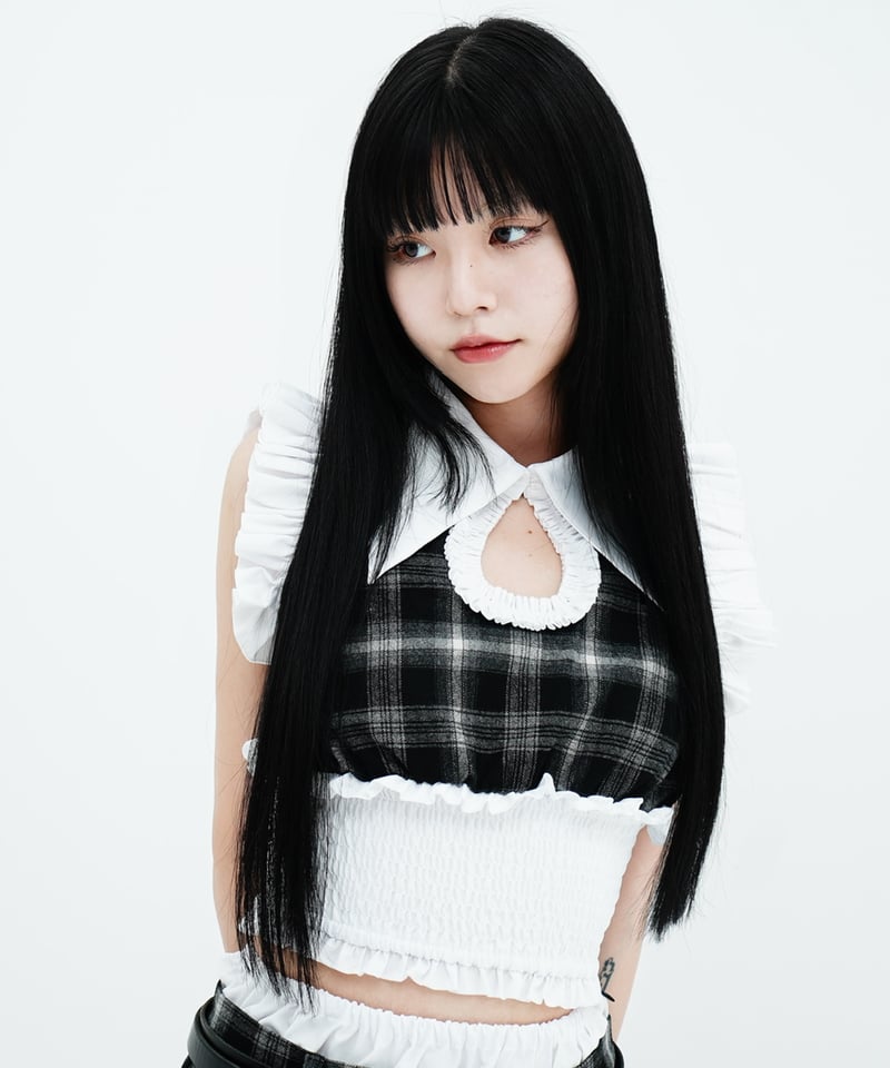 トップス kiss the club bare frill tops black トップス kiss the club bare frill tops black 再入荷】bare frill