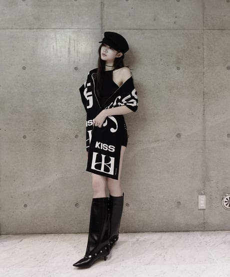 signature logo stole