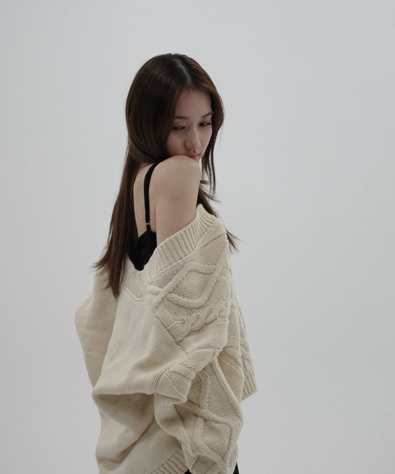 slouchy mood knit | KISS THE CLUB