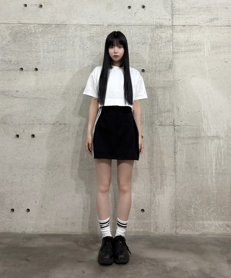 embossed cropped tee