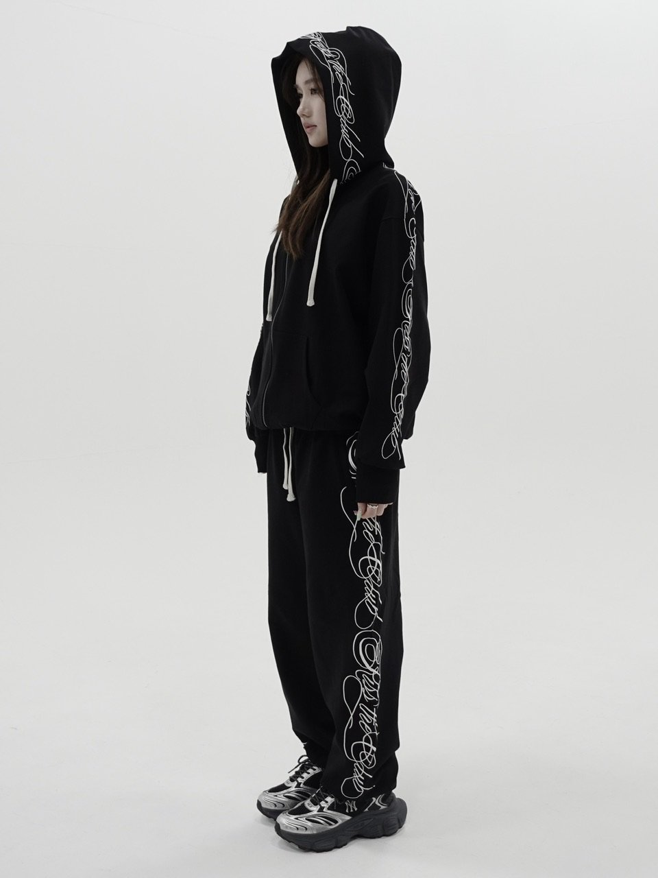 echo unisex sweat pants | KISS THE CLUB