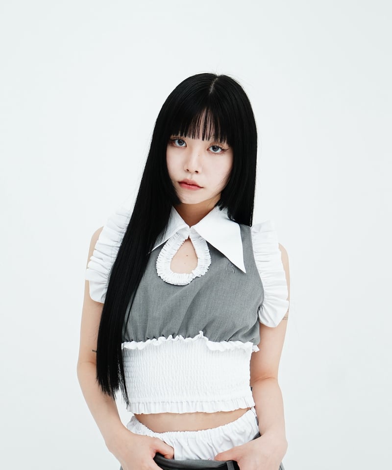 トップス kiss the club bare frill tops black 再入荷】bare frill tops | KISS THE CLUB