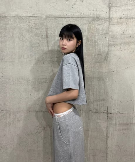 embossed cropped tee