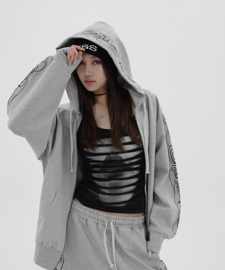 cracked kiss tee