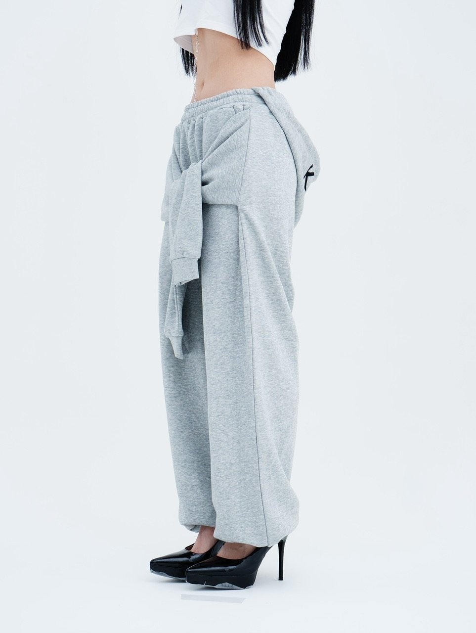 再入荷】hooded sleeve sweat pants | KISS THE CLUB