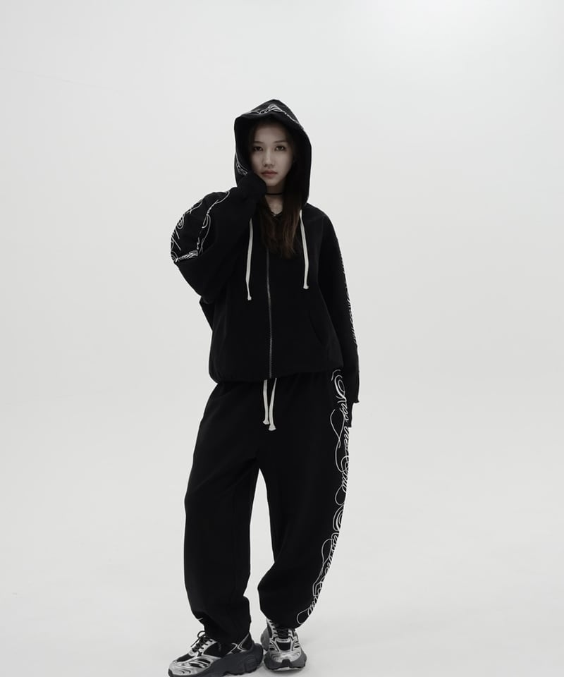 echo unisex sweat hoodie | KISS THE CLUB