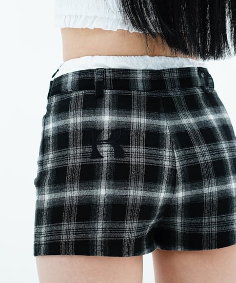 overlay short pants
