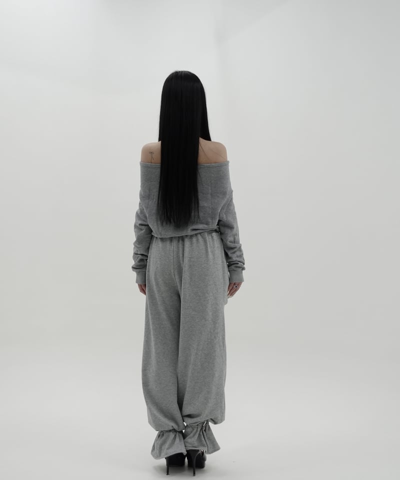 【正規品】thetoe Off-shoulder Sweat Opern Off-shoulder Sweat – THE TOÉ