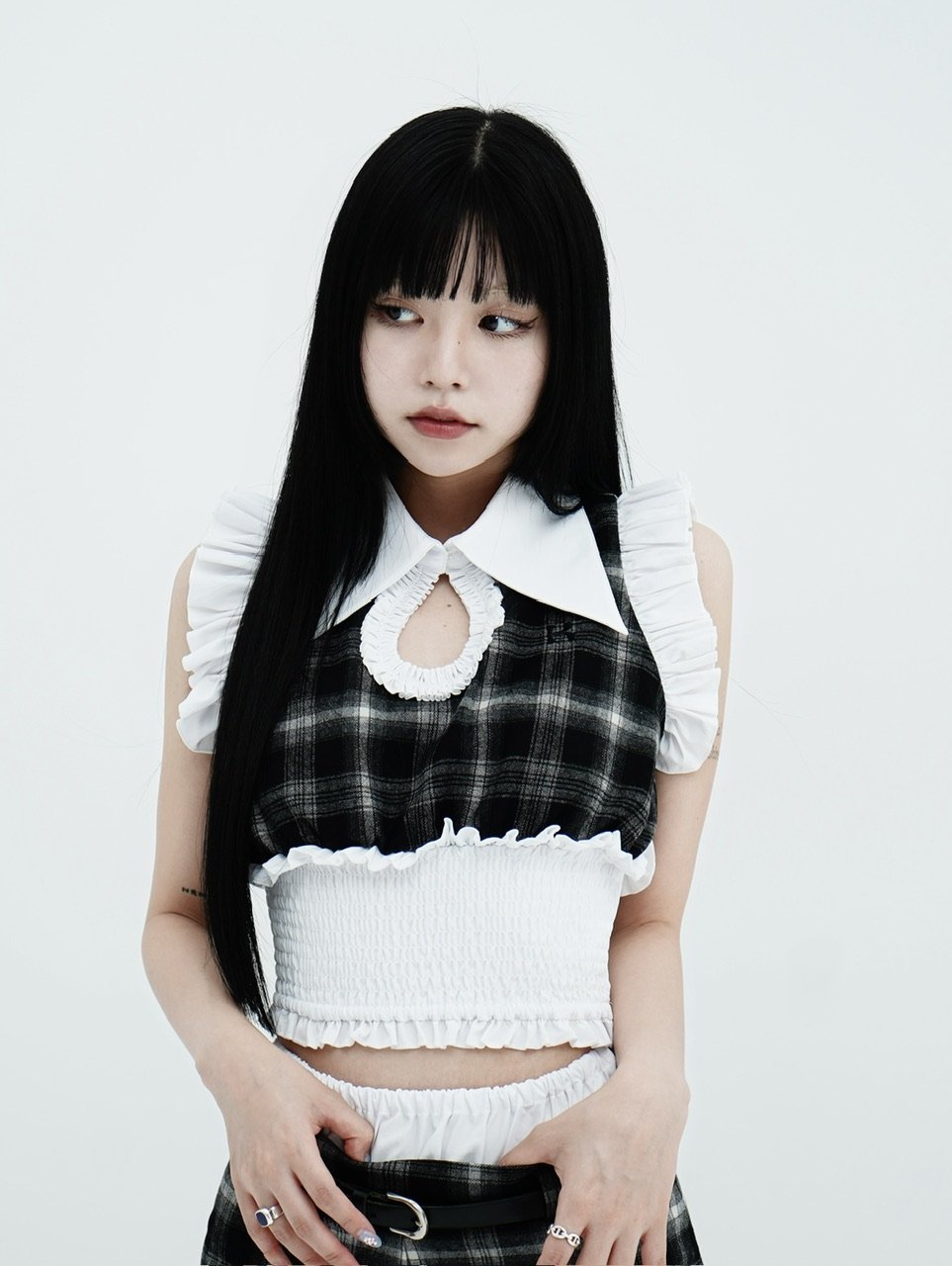 再入荷】bare frill tops | KISS THE CLUB