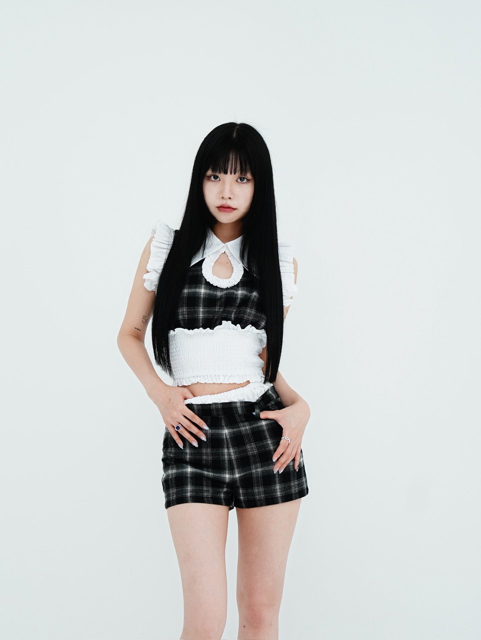 再入荷】bare frill tops | KISS THE CLUB