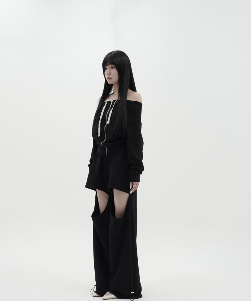 【正規品】thetoe Off-shoulder Sweat Opern Off-shoulder Sweat – THE TOÉ