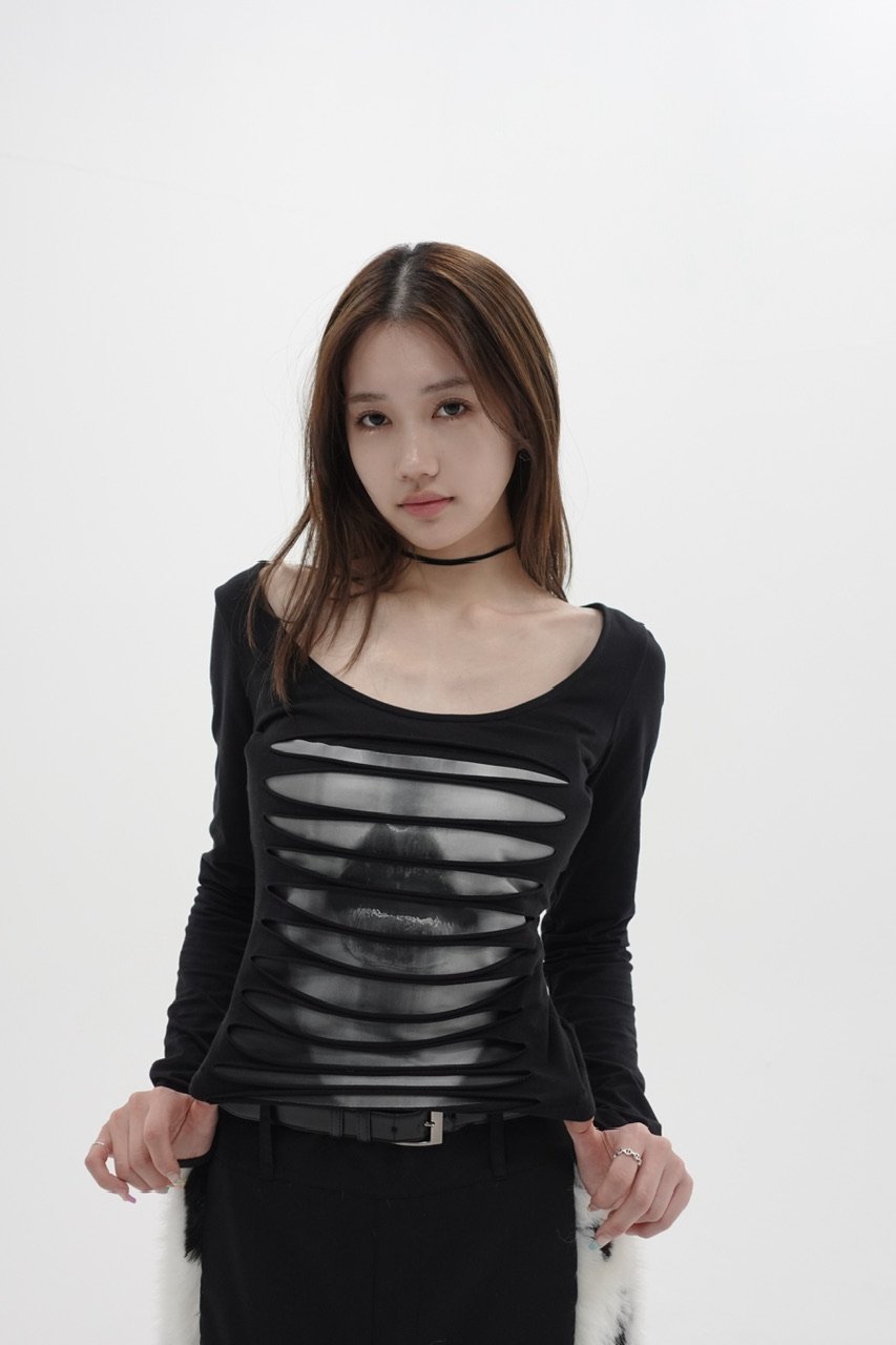 本日限定値下げ中　kisstheclub cracked kiss tee cracked kiss tee | KISS THE CLUB