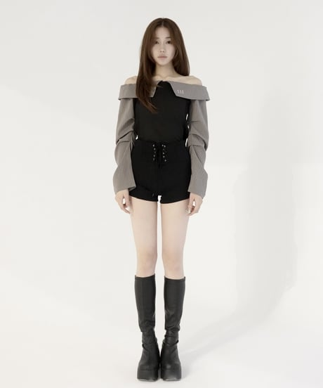 offshoulder curve shirt
