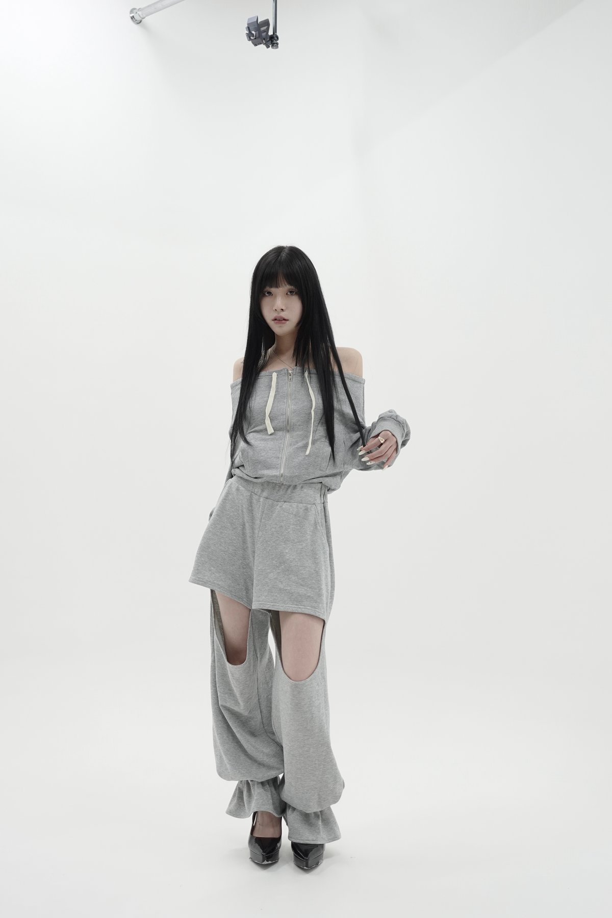 値下げ！！新品未使用 Kisstheclub offshoulder sweat offshoulder sweat | KISS THE CLUB