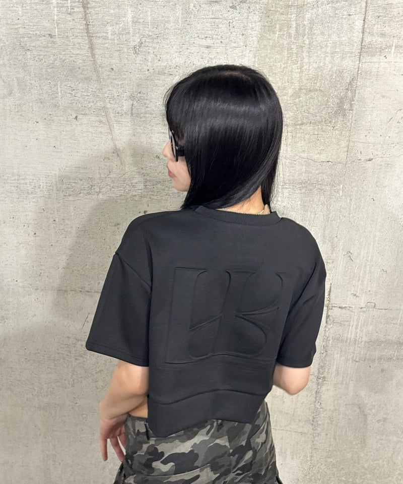 embossed cropped tee | KISS THE CLUB