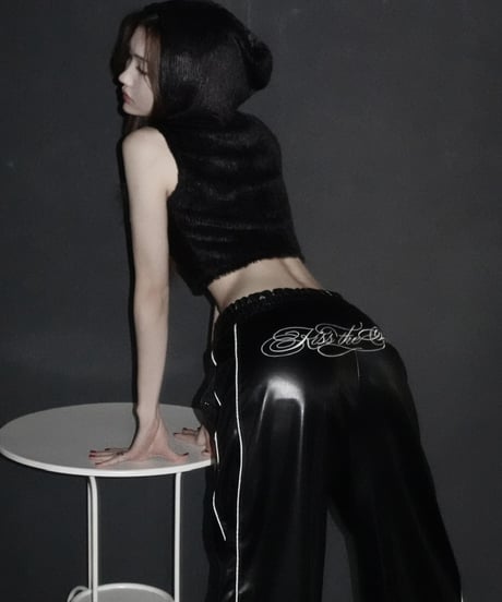 iconic back leather pants