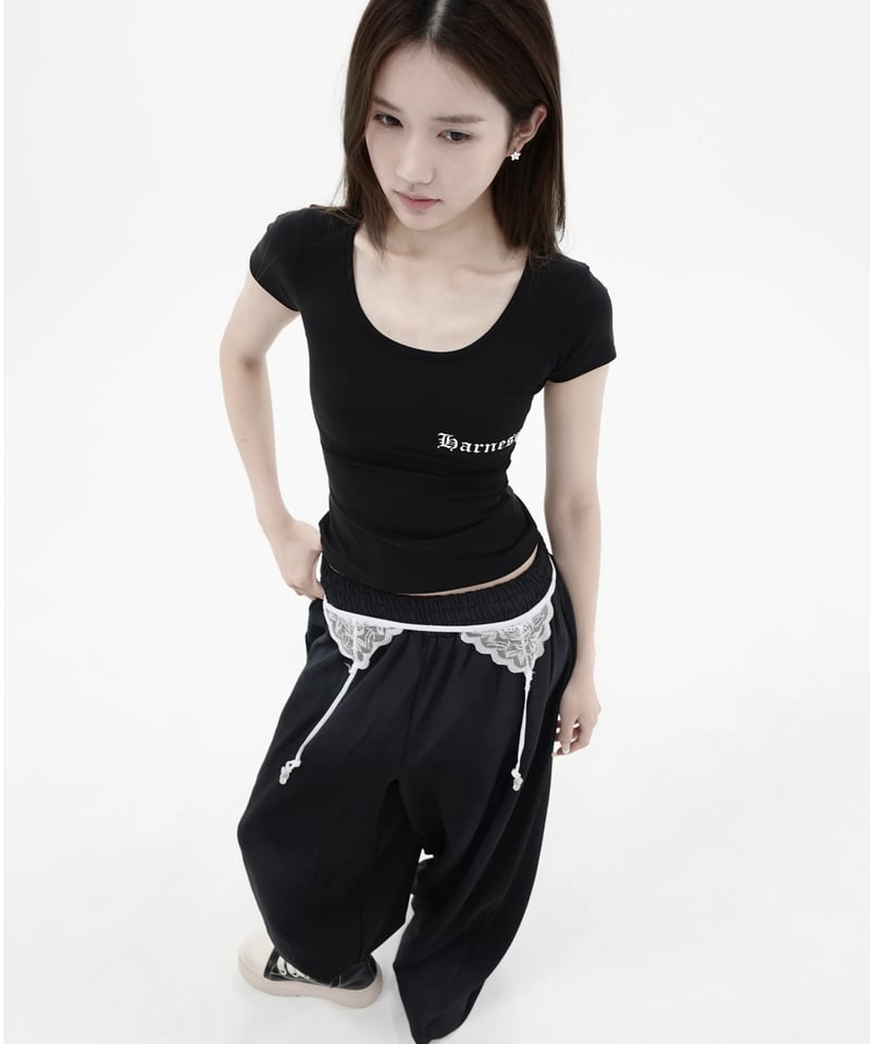 harness fitted short sleeve tee | KISS THE CLUB