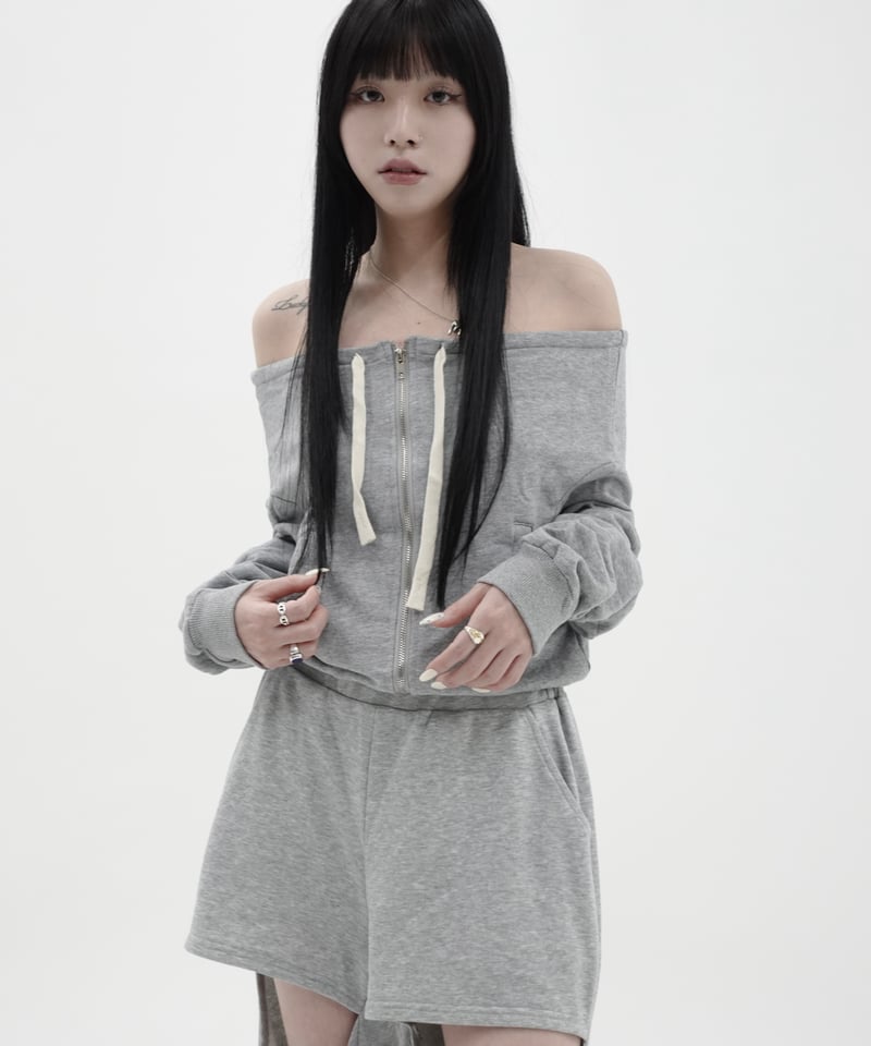 【正規品】thetoe Off-shoulder Sweat Opern Off-shoulder Sweat – THE TOÉ