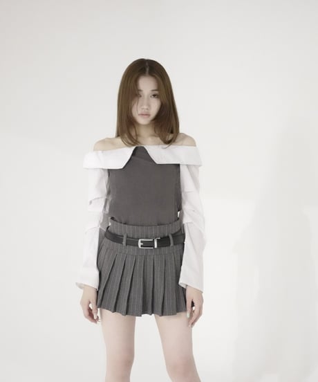 offshoulder curve shirt
