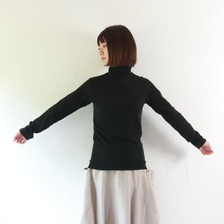 Sikuten  HARD TWIST YARN  スムースコットン  ハイネックカットソー
