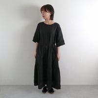 Sikuten リネンティアードワンピース