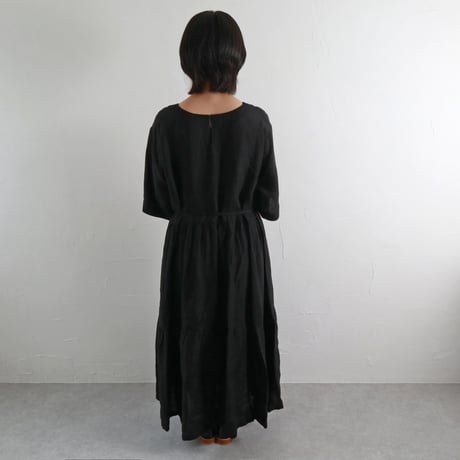 Sikuten リネンティアードワンピース